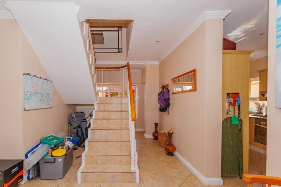 To Let 3 Bedroom Property for Rent in Northshore Western Cape